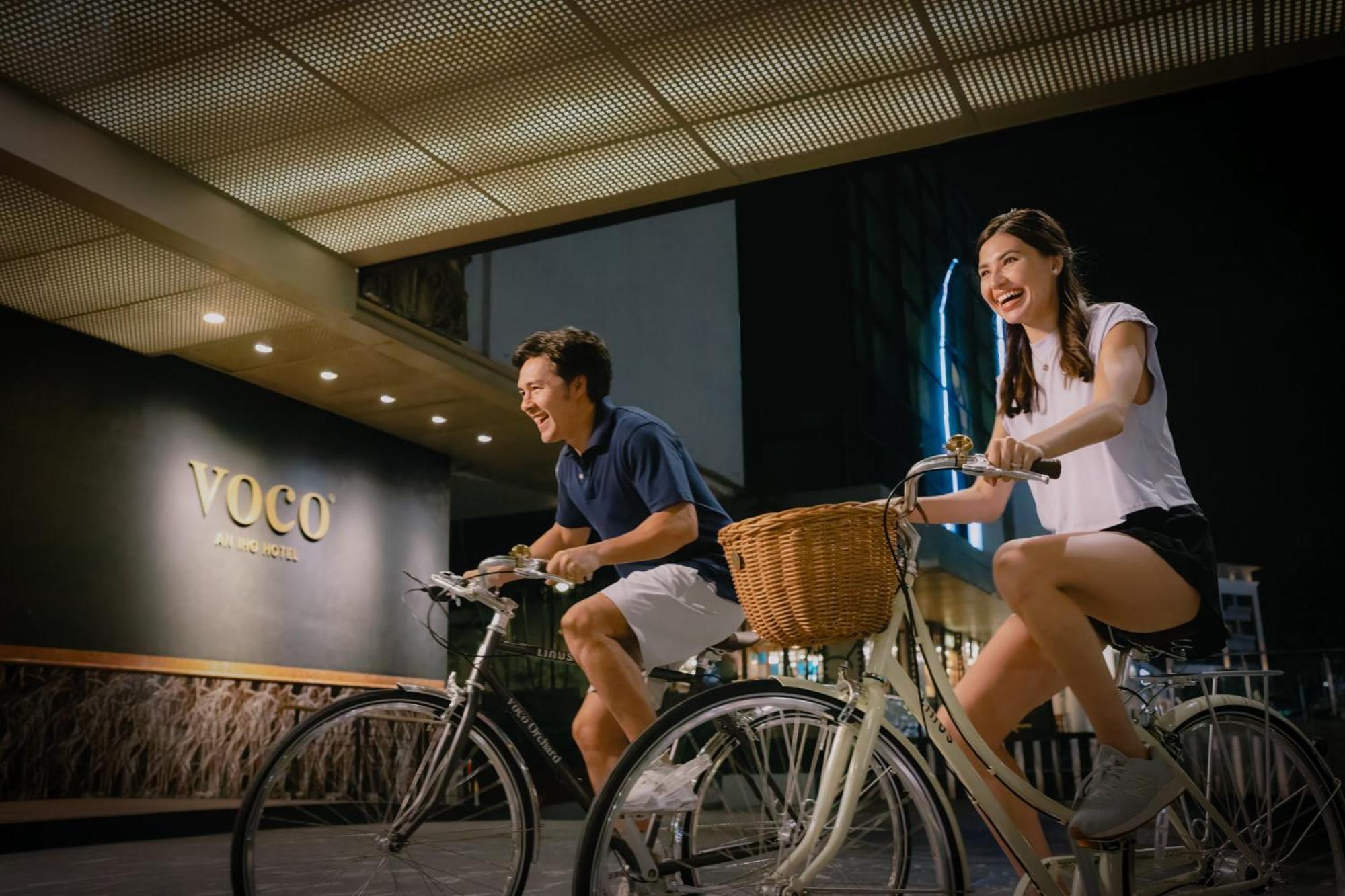 Voco Orchard Singapore By Ihg Extérieur photo Bicycle sharing station at Voco Central