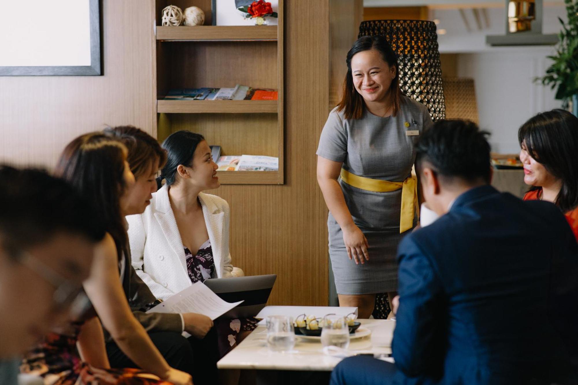 Voco Orchard Singapore By Ihg Extérieur photo A meeting at the office of the Secretary-General of ASEAN